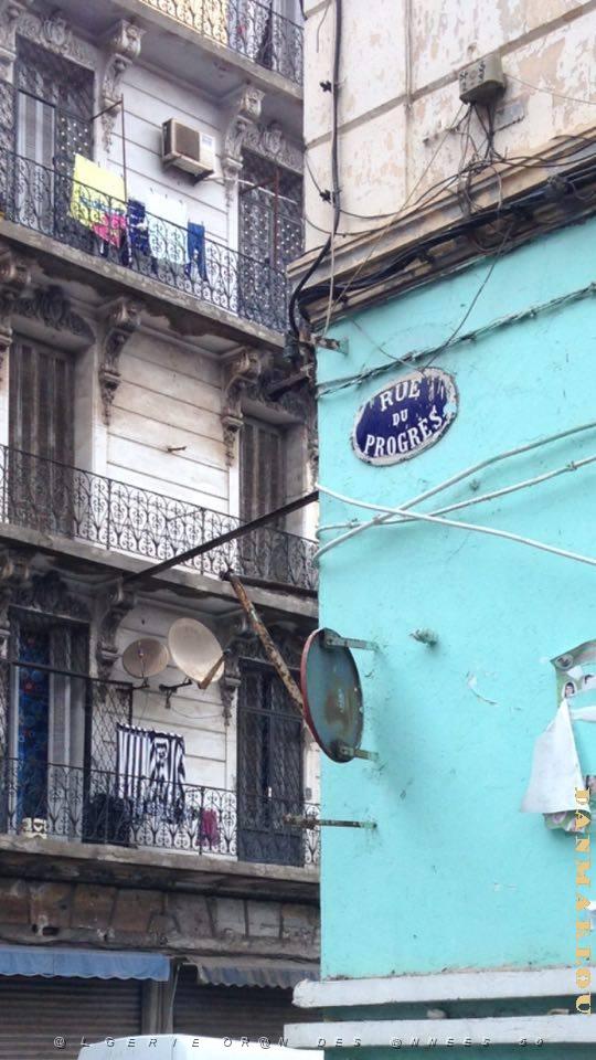 ORAN-rue du Progres et sa plaque.jpg